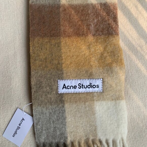 Acne Studios Check Scarf - Picture 3 of 5